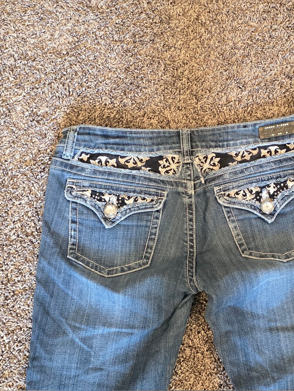LA IDOL Embroidered Pocket Capri Sz 11 - Picture 2 of 4